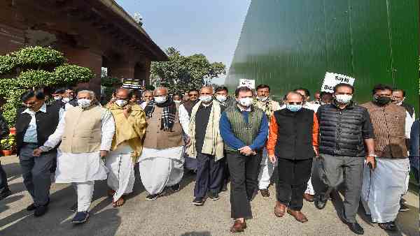 शादी की उम्र बढ़ाने पर विपक्ष की दलील शादी की उम्र बढ़ाने पर विपक्ष की दलील