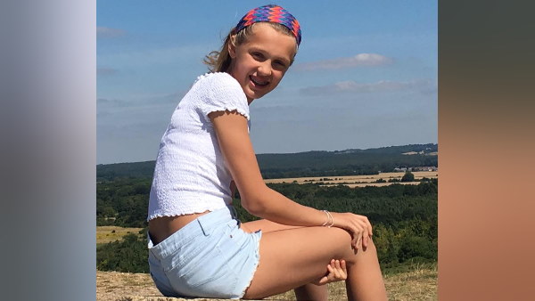 'मेरी बेटी के पैर बुरी तरह जख्मी'