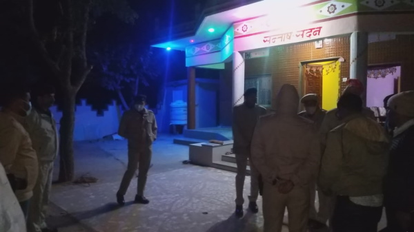 डॉग स्क्वायड ने छानबीन की