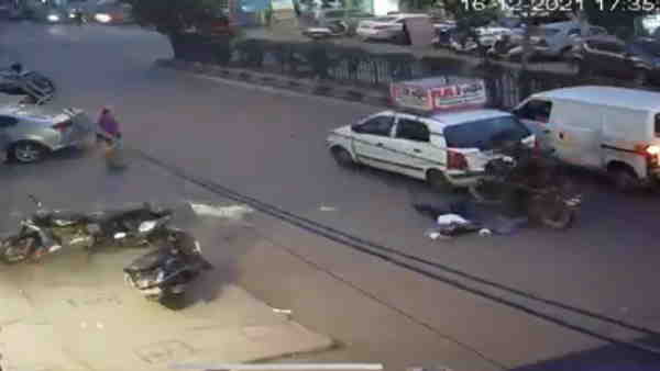 Delhi: Robbers dragged girl in Shalimar Bagh area Delhi: Robbers dragged girl in Shalimar Bagh area