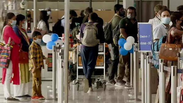 7 दिनों के लिए होम-क्वारंटाइन में रहना होगा 7 दिनों के लिए होम-क्वारंटाइन में रहना होगा