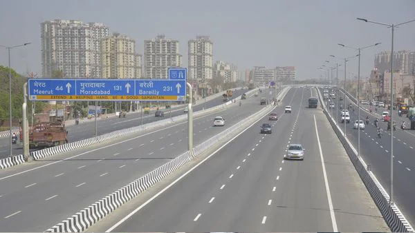 दिल्ली को मेरठ से जोड़ता है 82 किलोमीटर लंबा ये एक्सप्रेसवे