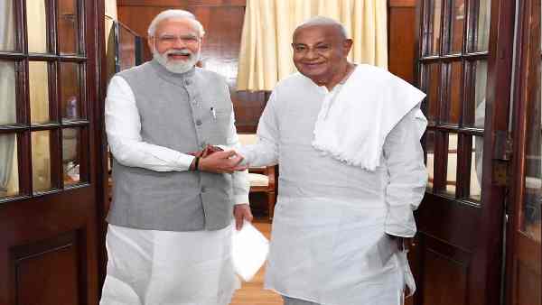 'मेरी सरकार रहे या जाए.....' 'मेरी सरकार रहे या जाए.....'