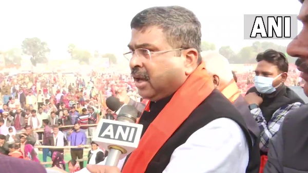 धर्मेंद्र प्रधान के आवास पर हुई थी बैठक