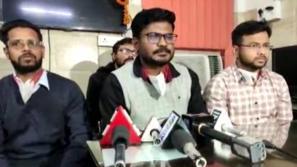 Delhi Resident Doctors temporarily end strike after meeting Health Minister Delhi Resident Doctors temporarily end strike after meeting Health Minister