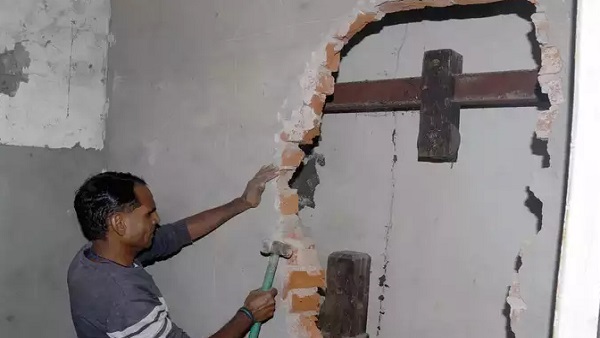 सितंबर 2021 में भी मिला था दिल्ली विधानसभा के सुरंग