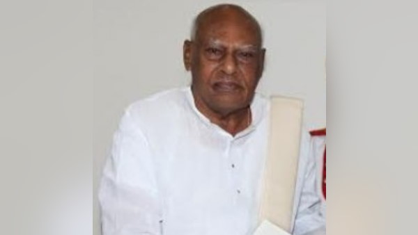 Former CM of unified Andhra Pradesh and former governor of Tamil Nadu Konijeti Rosaiah passed away Former CM of unified Andhra Pradesh and former governor of Tamil Nadu Konijeti Rosaiah passed away