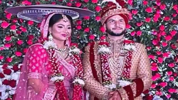 सिंधिया ने दिया वर वधू को आशीर्वाद सिंधिया ने दिया वर वधू को आशीर्वाद