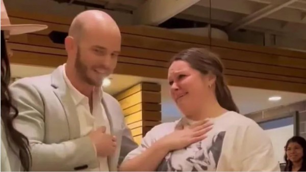 टिप पाकर काफी खुश थीं रेयान टिप पाकर काफी खुश थीं रेयान