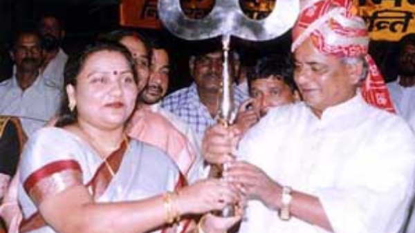 भाजपा को सवर्णों की पार्टी की पहचान से ऊपर उठाया