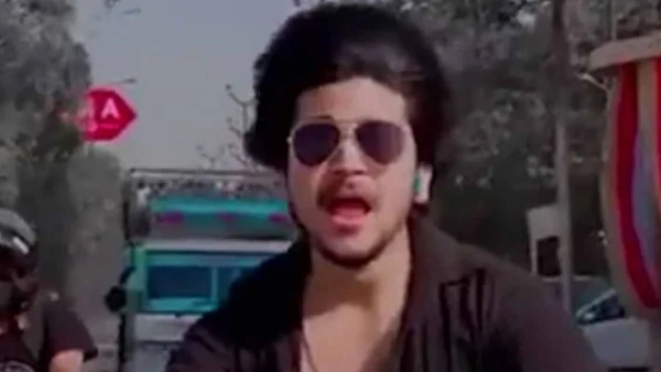 बिना हेलमेट सड़क पर बुलेट लहराते नजर आया युवक