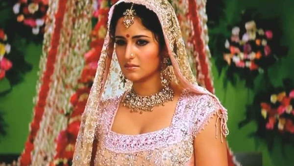 फिल्म हमको दीवाना कर गए में गुलाबी रंग का लहंगा पहना था