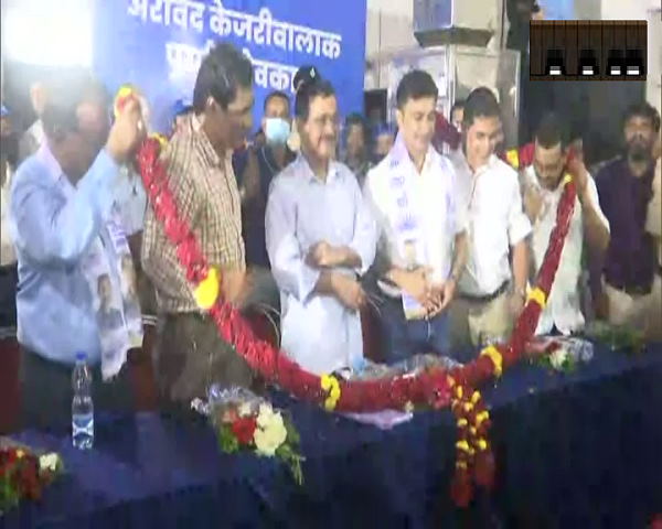 पहले ही चुनाव में सबसे बड़ी पार्टी बनी आप पहले ही चुनाव में सबसे बड़ी पार्टी बनी आप