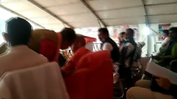 'बेचारे BJP नेता कोई भी अपमान करके चला जाता है...'