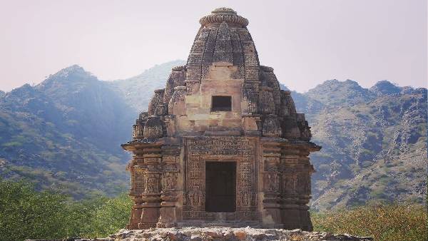 जानिए रात में ना रुकने का रहस्य?