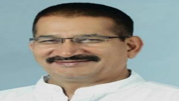 प्रशासन आवास उपलब्ध नहीं करवा पा रहा है, ये चिंता का विषय 