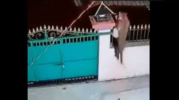 वीडियो पर यूजर्स ने किए ऐसे कमेंट वीडियो पर यूजर्स ने किए ऐसे कमेंट