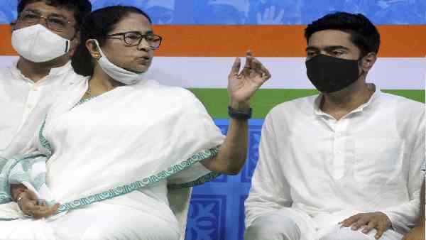 ममता के 6 भाई हैं और कजरी कार्तिक बनर्जी की पत्नी हैं