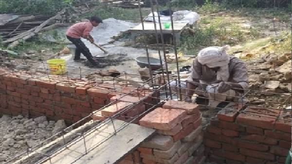 मिस्त्रियों के प्यार में पड़ी घर की महिलाएं