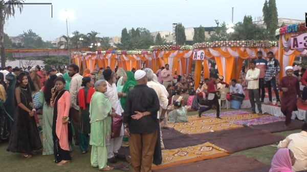 10 सालों से करा रहे सामूहिक विवाह 