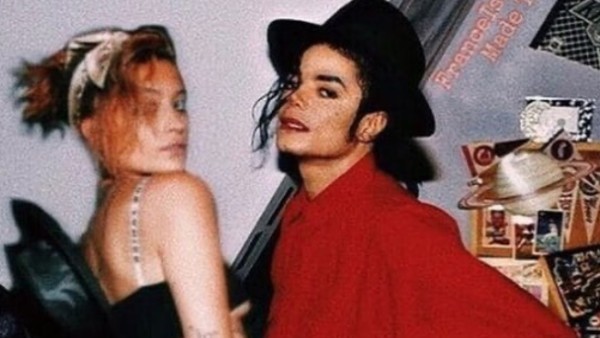 जादू की किताब थी साथ