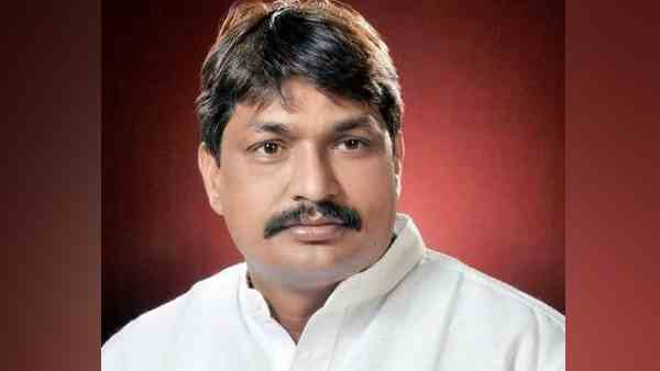 Bulandshahr News: FIR registered against former MLA Guddu Pandit Bulandshahr News: FIR registered against former MLA Guddu Pandit