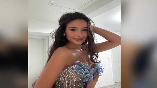 सोशल मीडिया पर छाईं अलीना