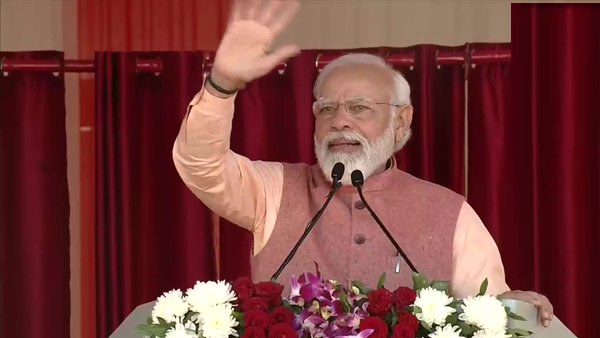 आज भी उनके घपलों के नुकसान की भरपाई कर रहे आज भी उनके घपलों के नुकसान की भरपाई कर रहे