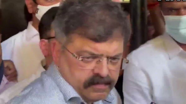 महाराष्ट्र के जितेंद्र आव्हाड ने दर्ज कराया मामला