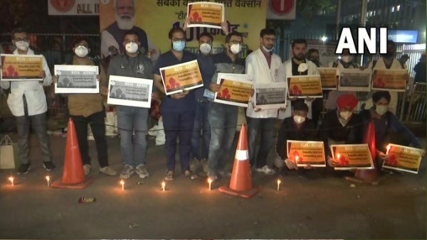 Protests over NEET-PG counseling intensify Delhi AIIMS resident doctors on the road Protests over NEET-PG counseling intensify Delhi AIIMS resident doctors on the road