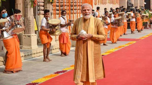 हिंदुत्व ही बेसिक एजेंडा