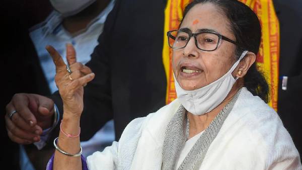 ममता बनर्जी वोट के लिए हिंदू-ईसाई को बांट रही हैं ? ममता बनर्जी वोट के लिए हिंदू-ईसाई को बांट रही हैं ?