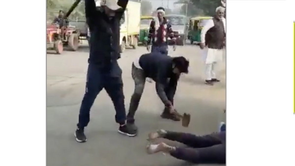 पाकिस्तान में महिलाओं संग शर्मानक हरकत