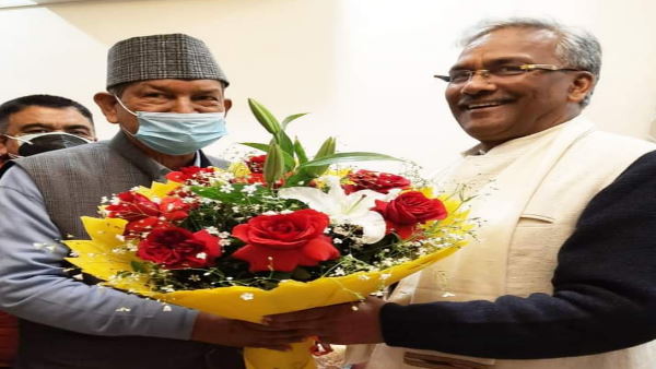 हरदा पहुंचे त्रिवेंद्र के घर हरदा पहुंचे त्रिवेंद्र के घर