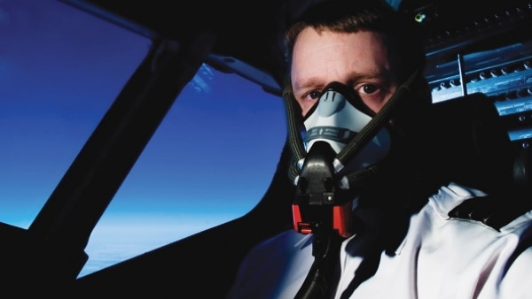 प्लेन में पहनना पड़ सकता है ऑक्सीजन मास्क