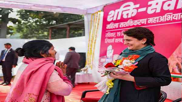 यूपी चुनाव पर प्रियंका लगा रही हैं जोर