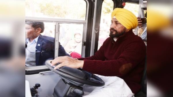 एक सीएम बस ड्राइवर एक सीएम बस ड्राइवर