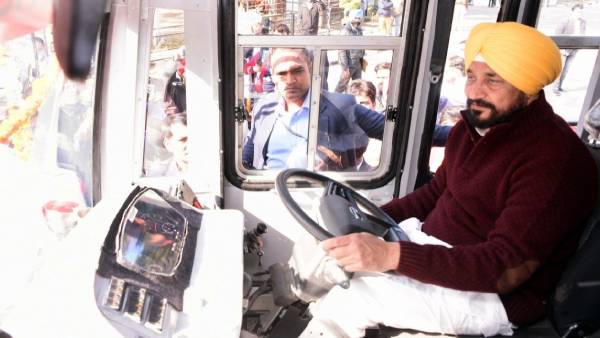 punjab election 2022 when cm charanjit singh channi drove bus punjab election 2022 when cm charanjit singh channi drove bus