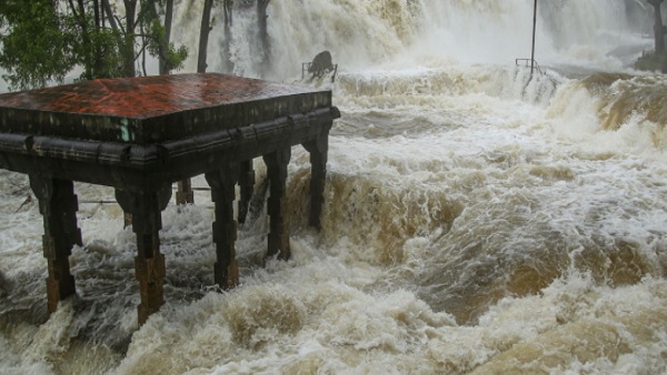 ओडिशा-आंध्रा में भारी बारिश का अलर्ट ओडिशा-आंध्रा में भारी बारिश का अलर्ट