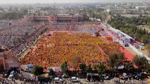 जैसलमेर से आई विशेष ट्रेन जैसलमेर से आई विशेष ट्रेन