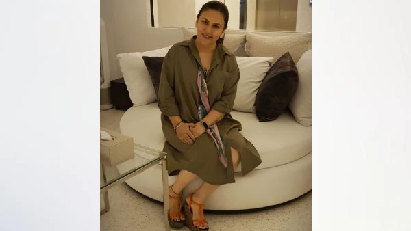 वनपीस में आईं नजर