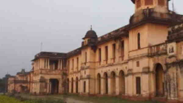 ताज, सिंहासन, हथियार के अलावा भी हैं बेशकीमती चीज़ें