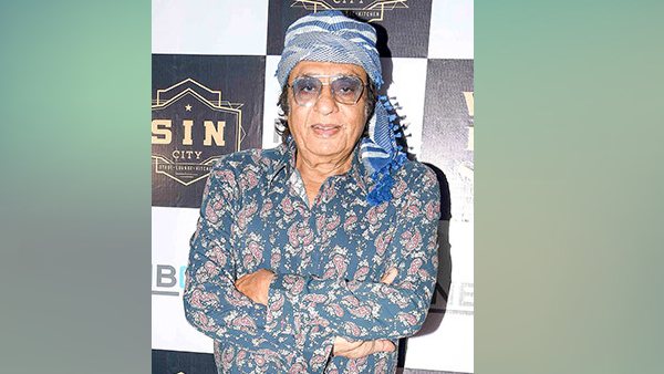 फिल्म से रेखा को होना पड़ा था रिप्लेस