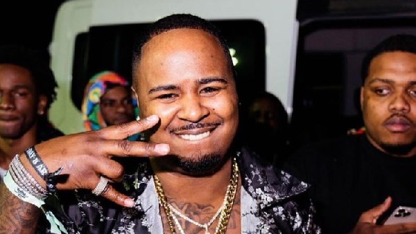 28 वर्षीय रैपर की म्यूजिक कॉन्सर्ट में हत्या 28 वर्षीय रैपर की म्यूजिक कॉन्सर्ट में हत्या