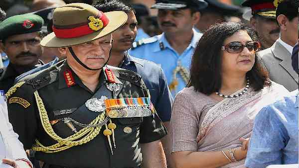 हेलीपैड से 10 किलीमोटर दूर हुआ हादसा हेलीपैड से 10 किलीमोटर दूर हुआ हादसा