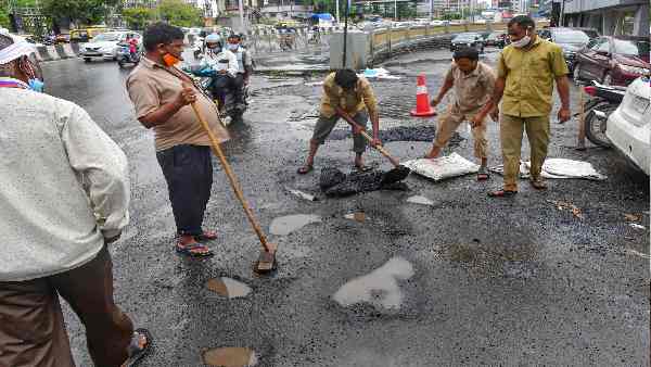 2020 में गड्ढों की वजह से 3,564 सड़क दुर्घटनाएं