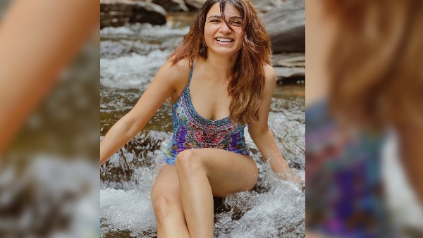 स्विमसूट में शेयर की तस्वीर