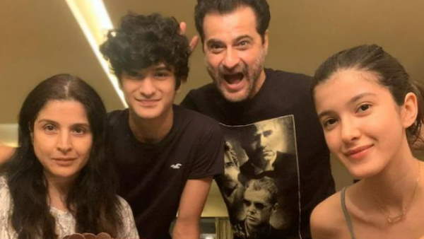 actor sanjay kapoor daughter shanaya kapoor corona positive actor sanjay kapoor daughter shanaya kapoor corona positive