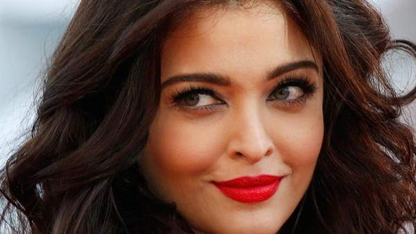 ईडी के दफ्तर पहुंची ऐश्वर्या ईडी के दफ्तर पहुंची ऐश्वर्या