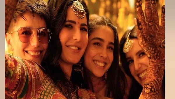 कैटरीना की मेंहदी की फोटो में बेहद करीब नजर आईं शरवरी कैटरीना की मेंहदी की फोटो में बेहद करीब नजर आईं शरवरी